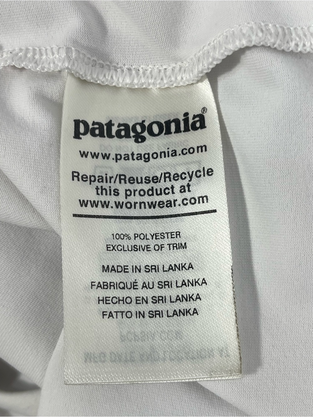 Patagonia White Short Sleeve Tee “Capilene Cool Daily” w/mountains logo - Picture 6 of 7